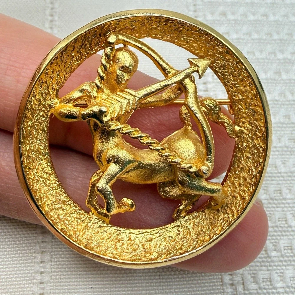 Vintage PARK LANE Gold Tone Sagittarius Archer Zodiac Celestial Round Brooch Pin